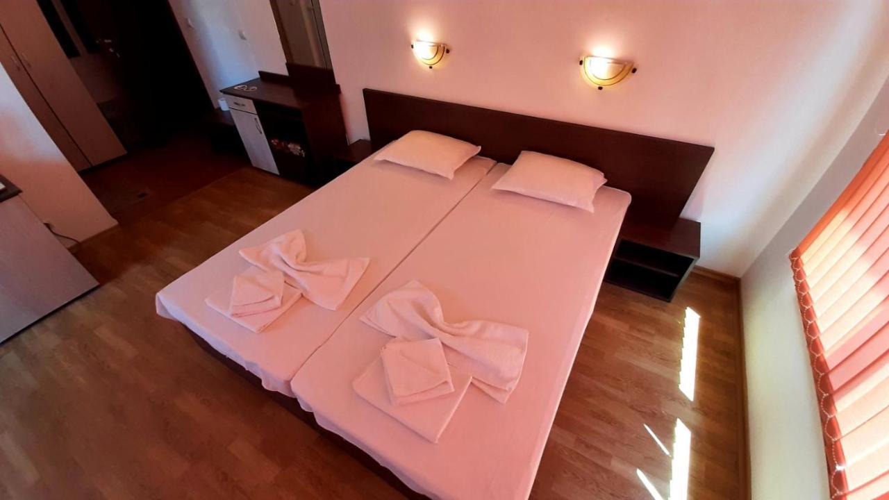 Adri Guest House 네세부르 외부 사진