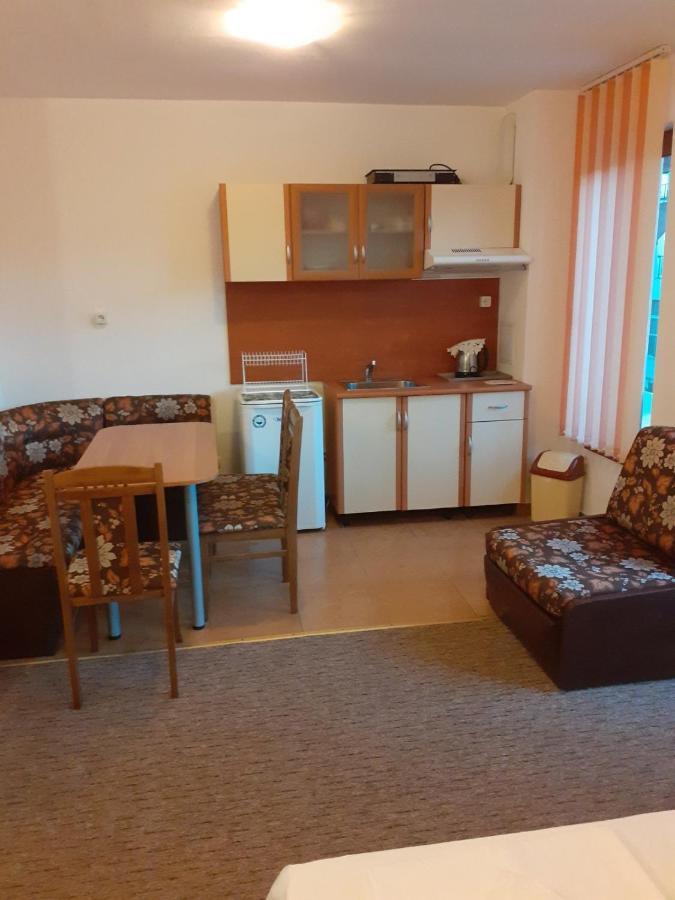 Adri Guest House 네세부르 외부 사진