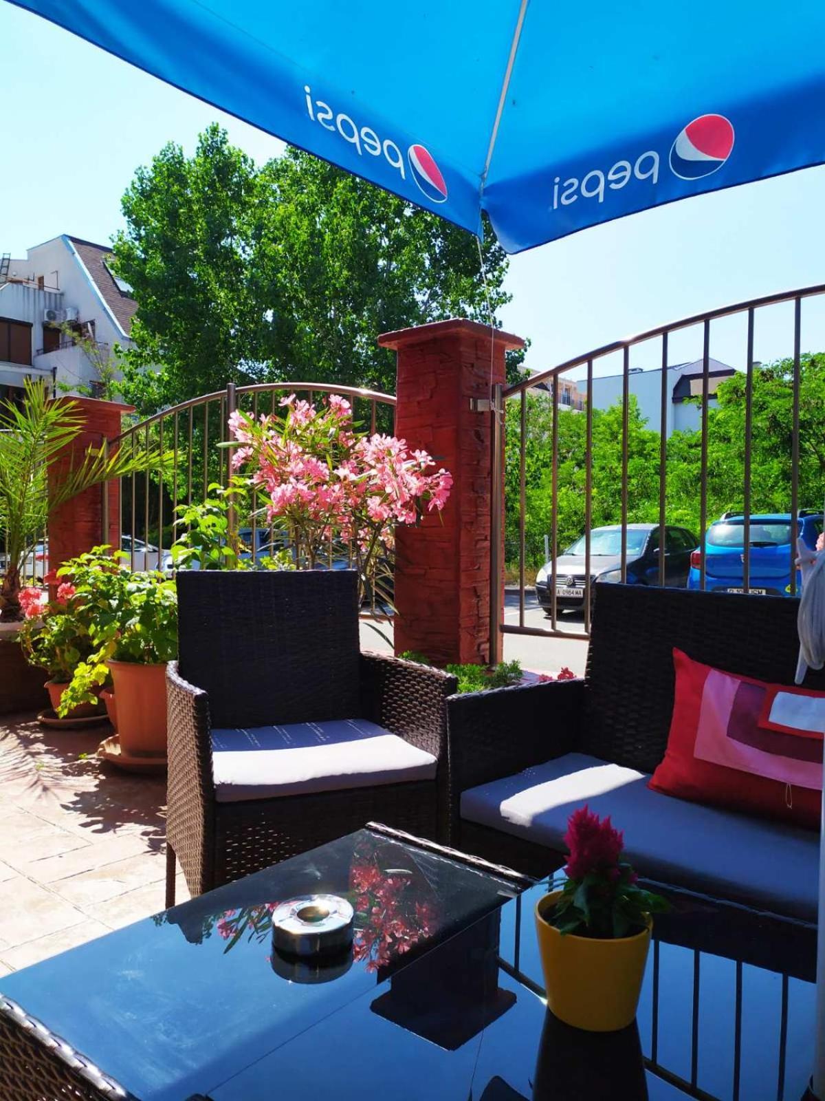 Adri Guest House 네세부르 외부 사진